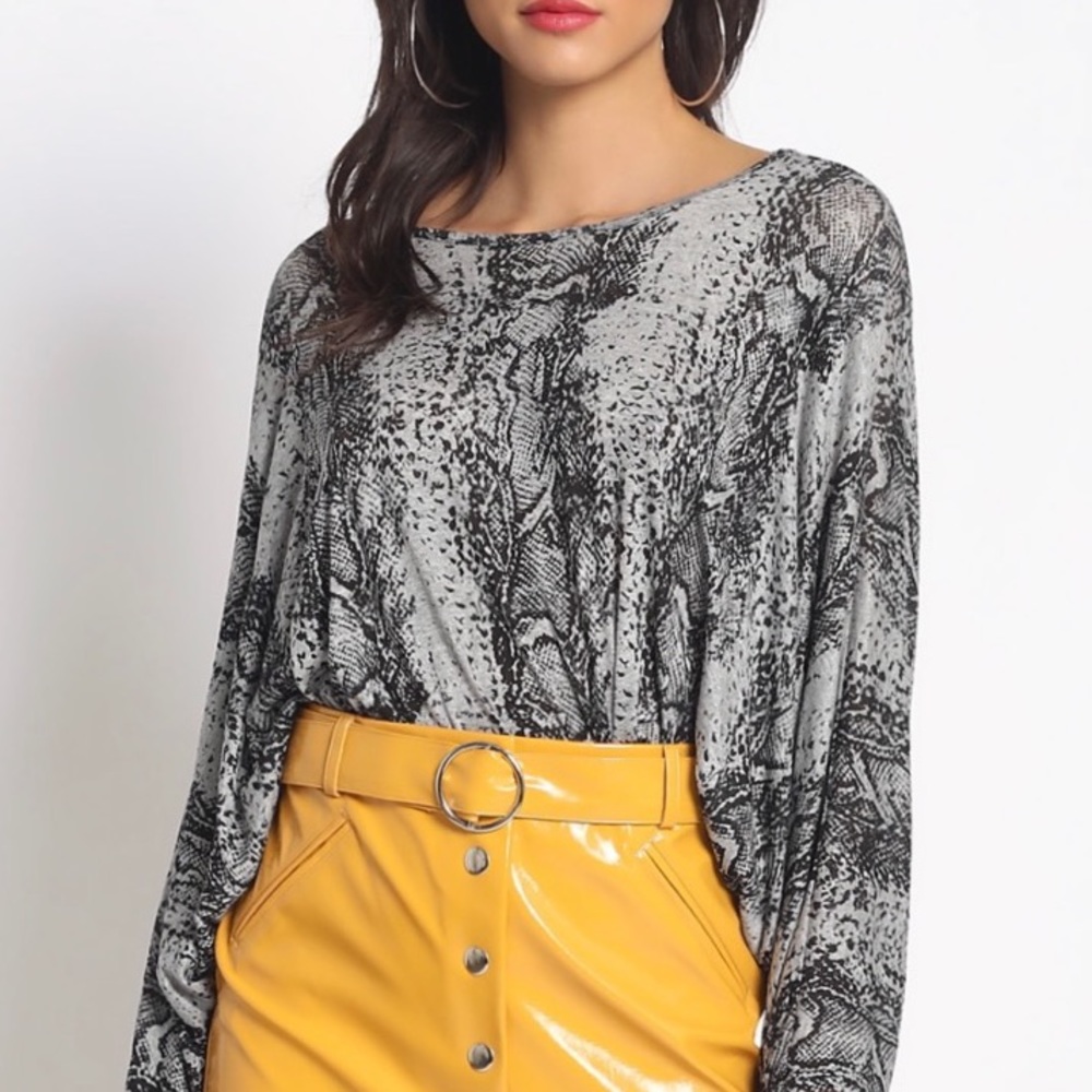 Black & Grey Snakeskin Print LongSleeve Top - Picture 3 of 6